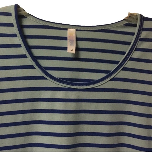 LuLaRoe ~ Women’s ~ Top ~ Medium ~ Blouse - Picture 13 of 16